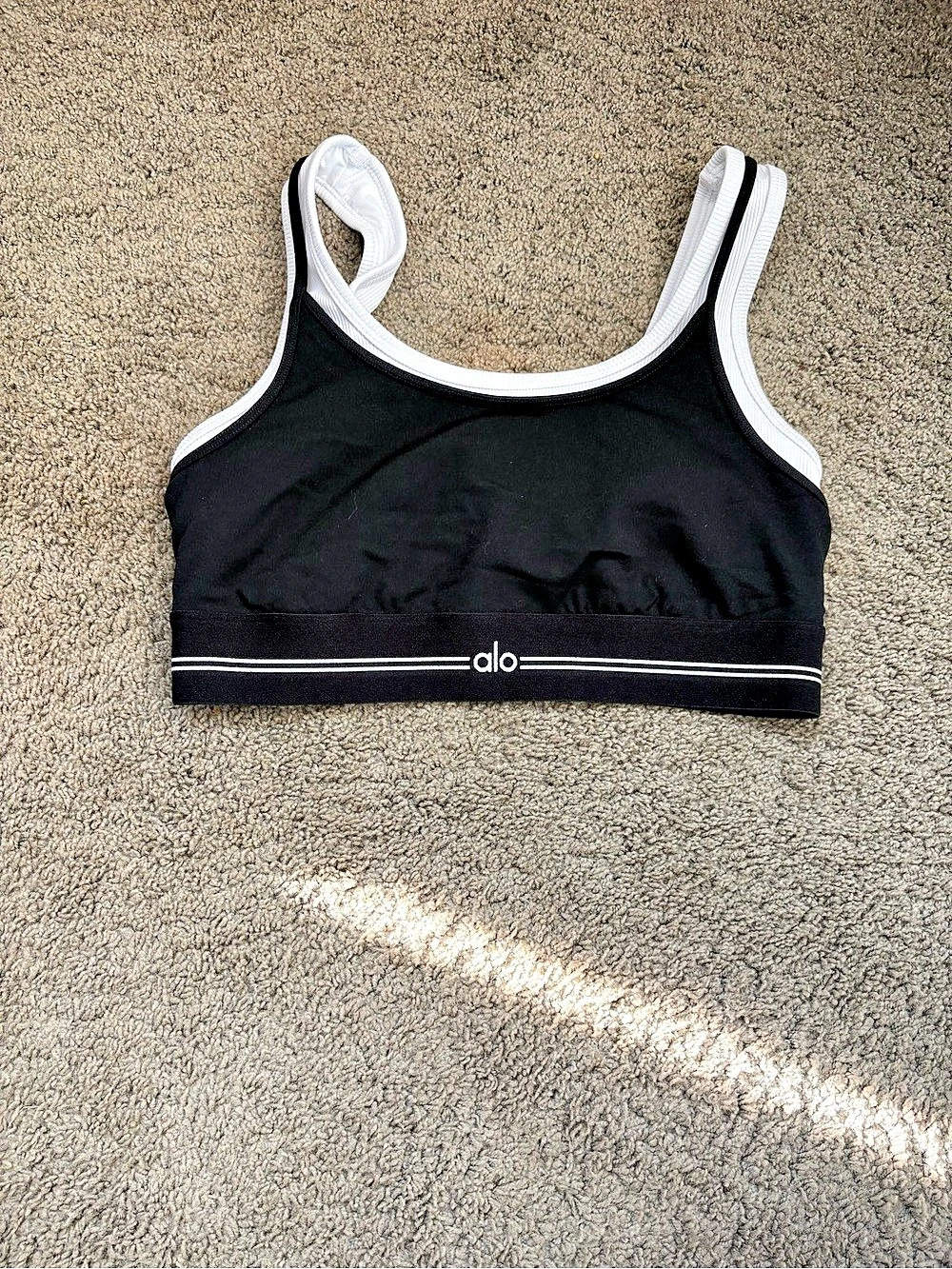 alo Sports Bra in Black & White Like New